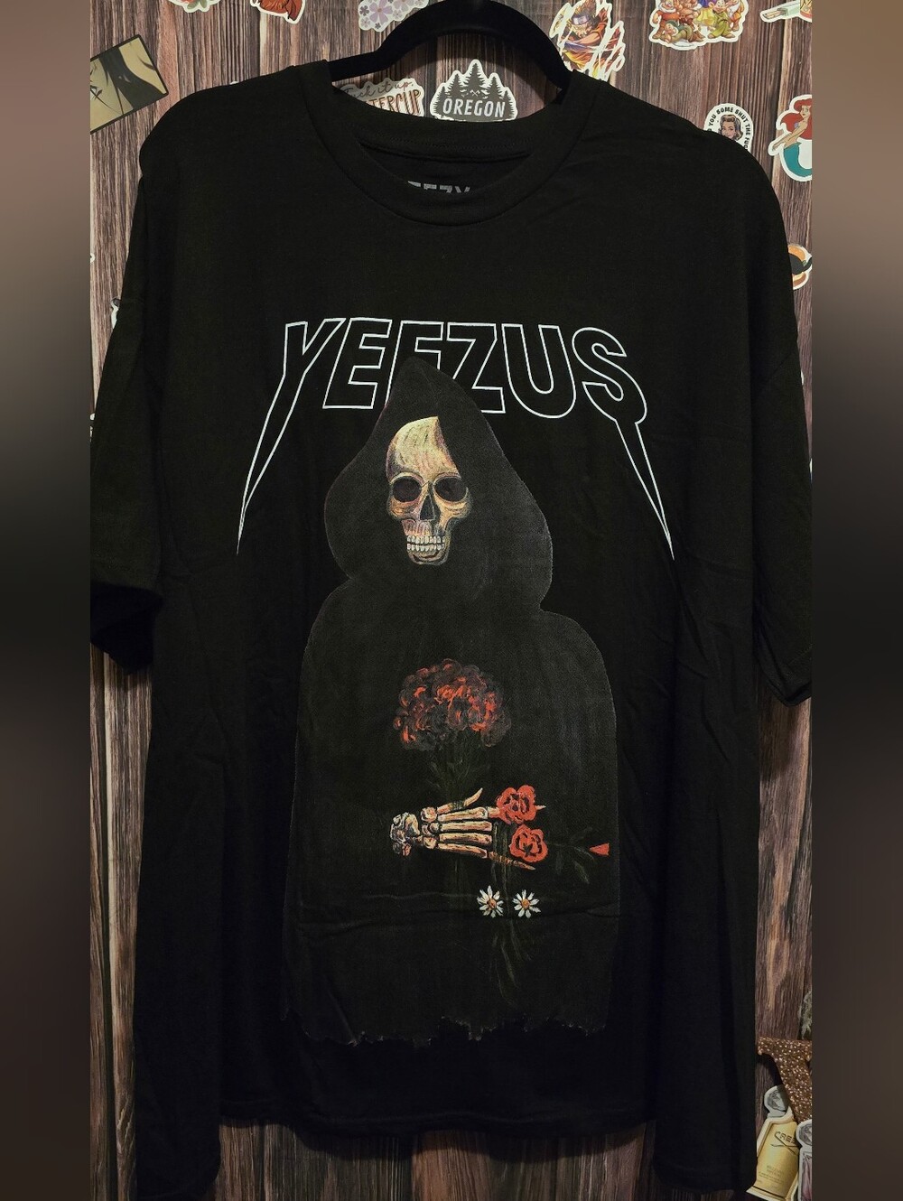 Yeezy Men’s Black Graphic Skull Tee